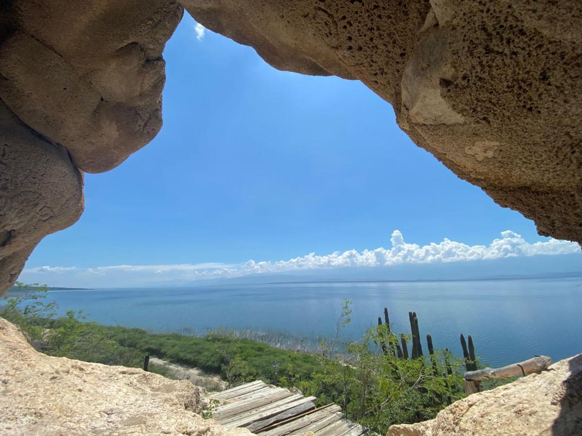 Lago Enriquillo Resort Cerro Al Medio Exterior foto